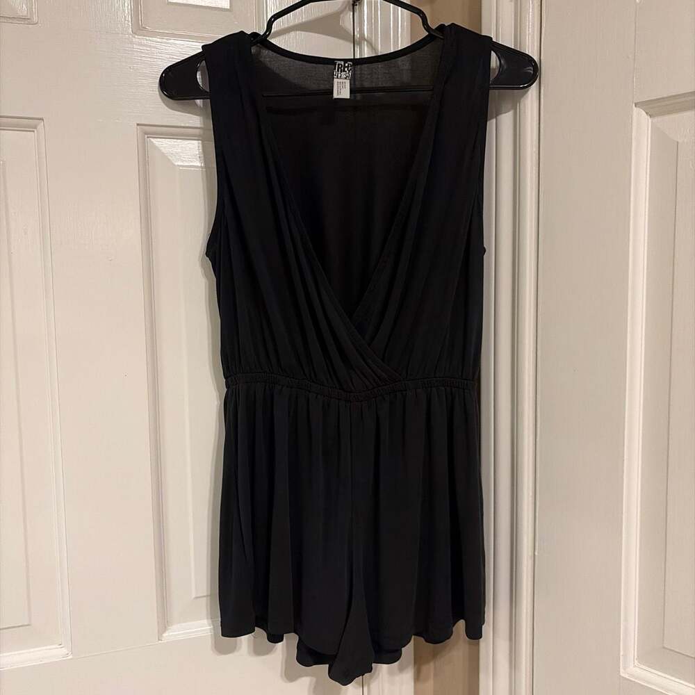 Free Press Black Surplice Sleeveless V-Neck Elastic Waist Romper Small